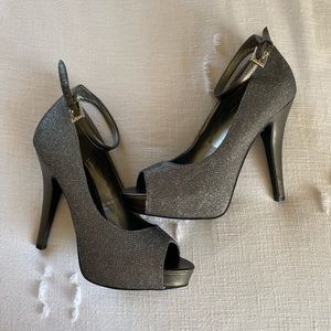 Guess platform grey/black sparkle platform heels